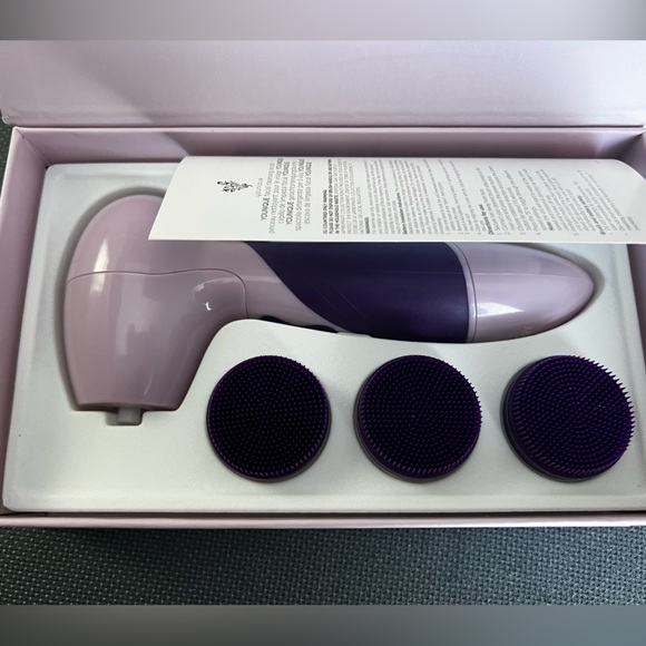 Younique Other - Younique Facial Cleansing Brush NEW